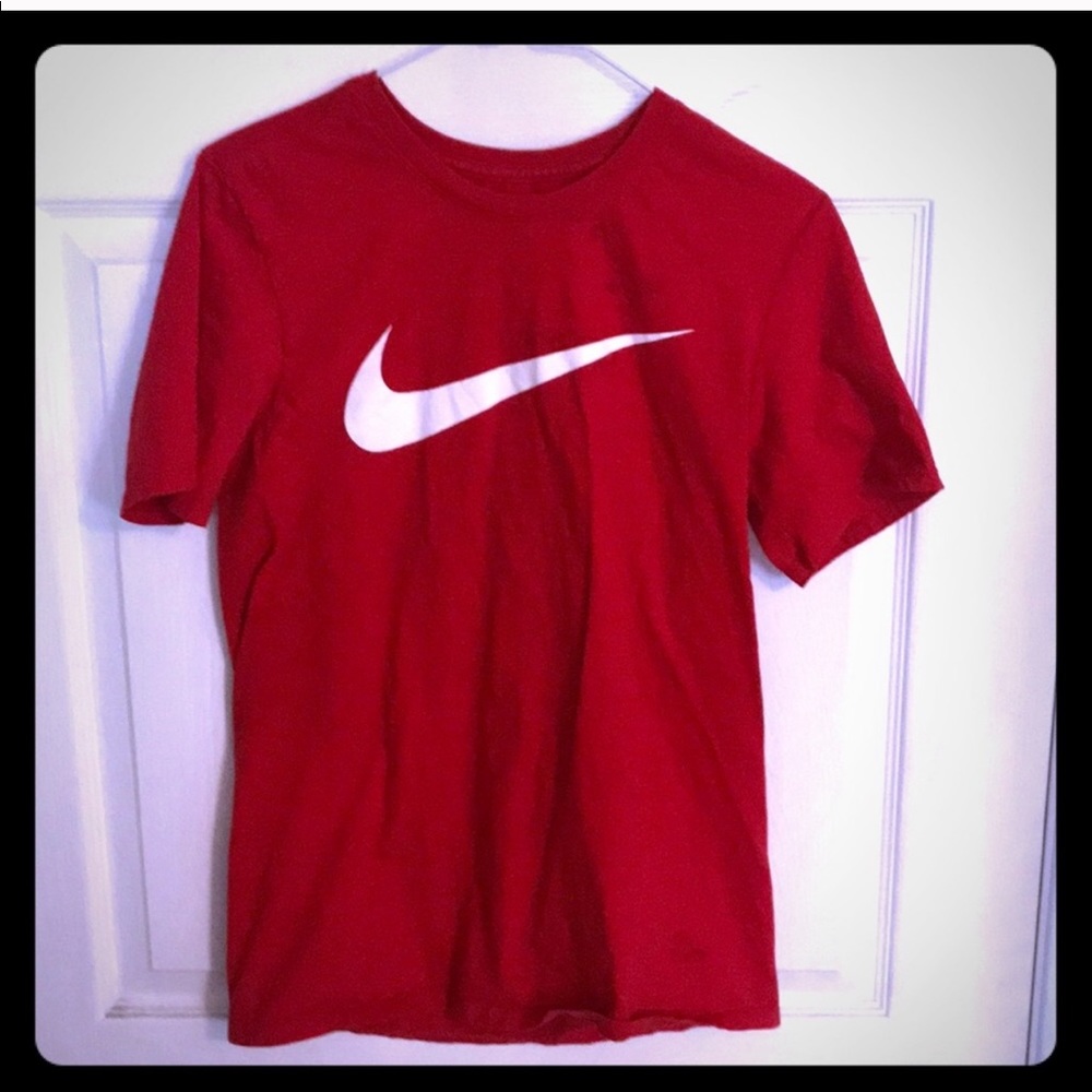 Men’s Small Nike Tee